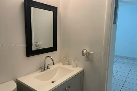 2450 Lincoln St # 7, Hollywood FL 33020