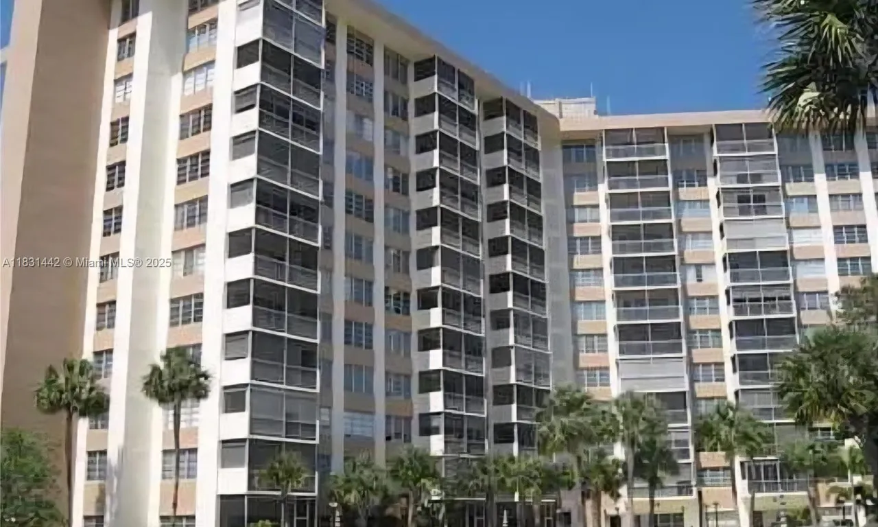 10777 W Sample Rd # 1104, Coral Springs FL 33065