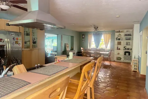 715 E Caribbean Dr E, Lower Keys FL 33042