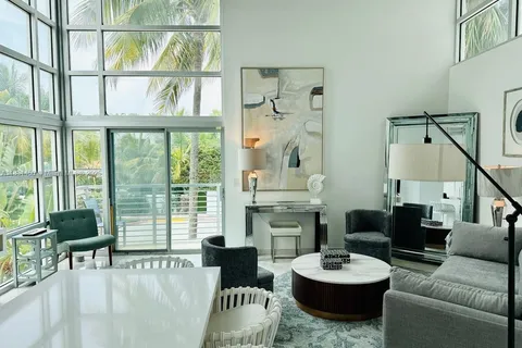 7700 Collins Ave # 5, Miami Beach FL 33141