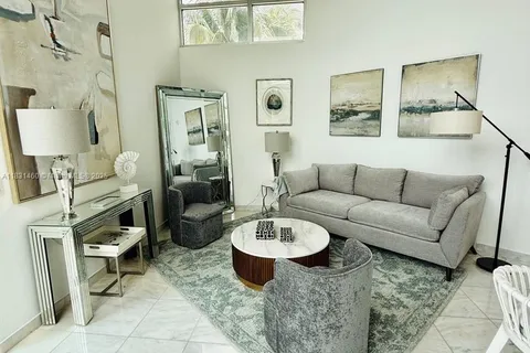 7700 Collins Ave # 5, Miami Beach FL 33141
