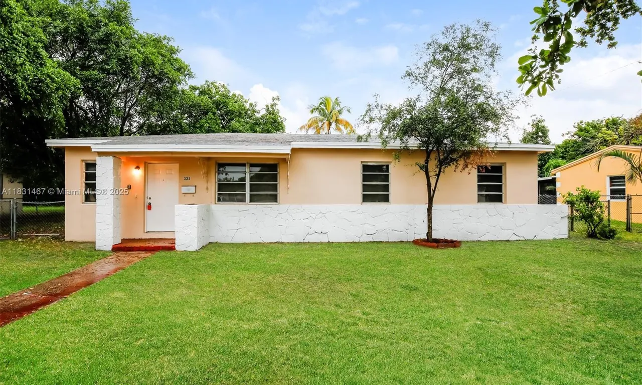 325 NW 190th St, Miami Gardens FL 33169