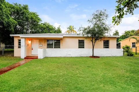 325 NW 190th St, Miami Gardens FL 33169