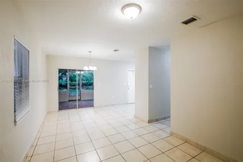 325 NW 190th St, Miami Gardens FL 33169
