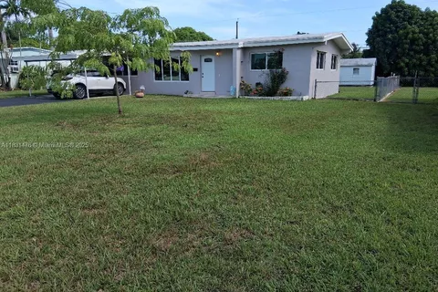 1721 NW 8th St, Homestead FL 33030