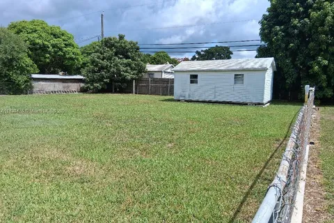 1721 NW 8th St, Homestead FL 33030