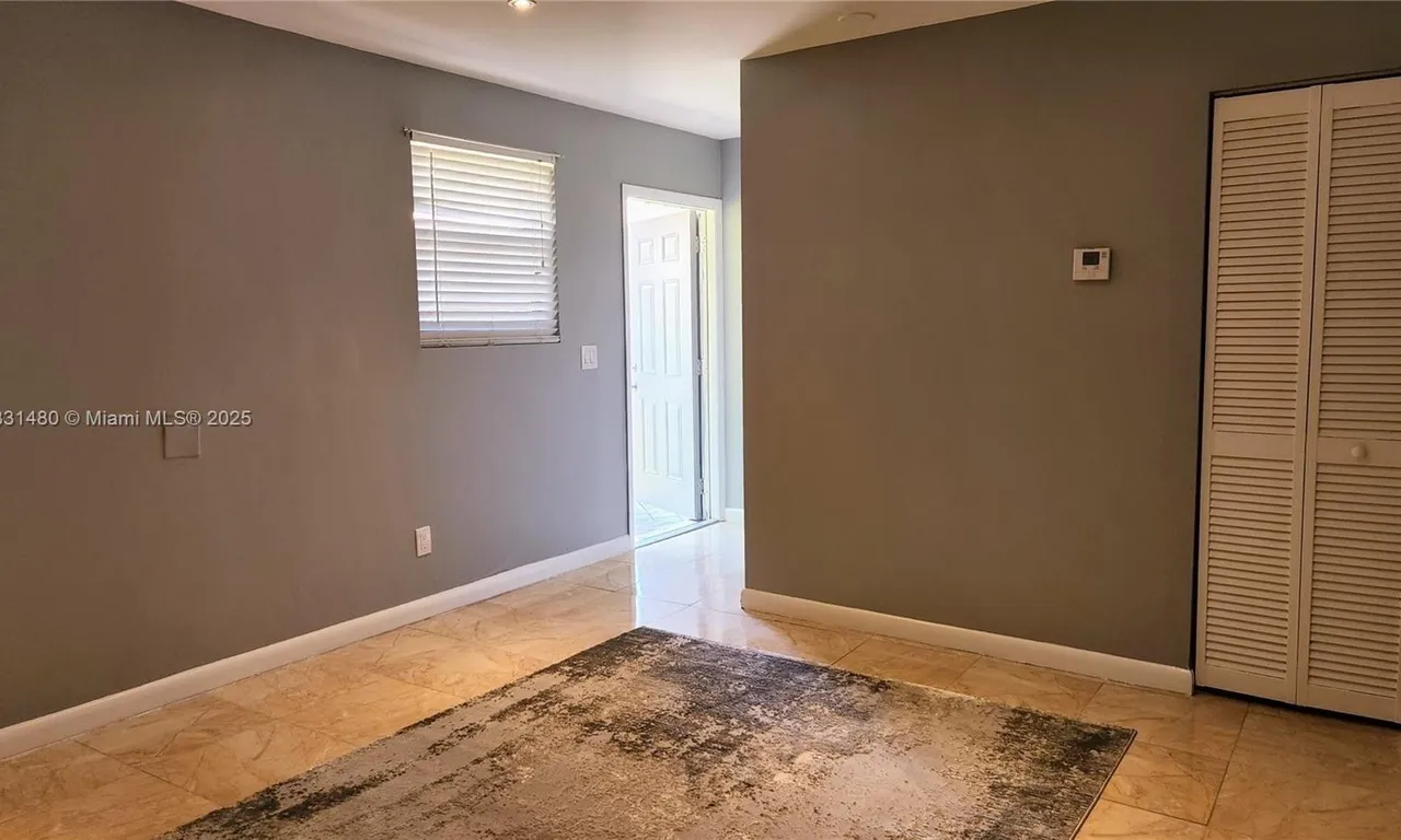 55 SW 12th St # 3, Dania Beach FL 33004