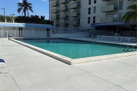 880 NE 69th St # 7Q, Miami FL 33138