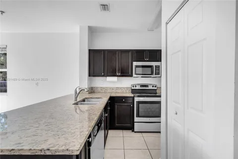 133 SE 28th Ter # 11, Homestead FL 33033