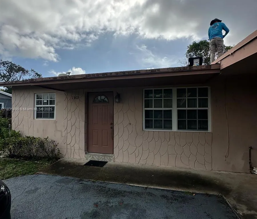 1360 SW 6th Ter, Deerfield Beach FL 33441
