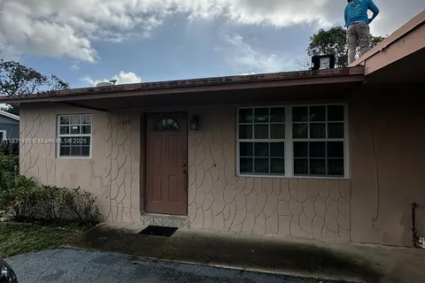 1360 SW 6th Ter, Deerfield Beach FL 33441