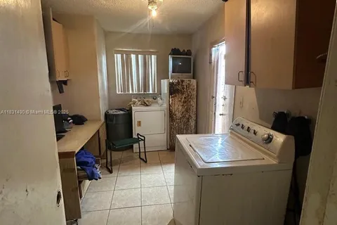 1360 SW 6th Ter, Deerfield Beach FL 33441