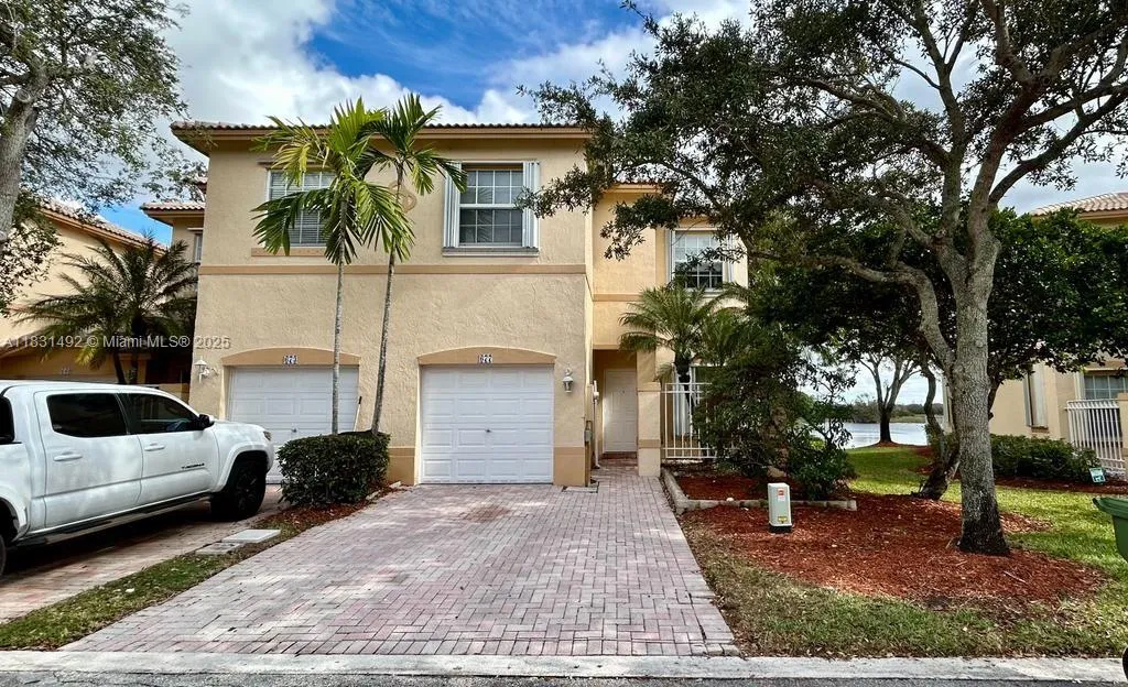 677 NW 170th Ter, Pembroke Pines FL 33028