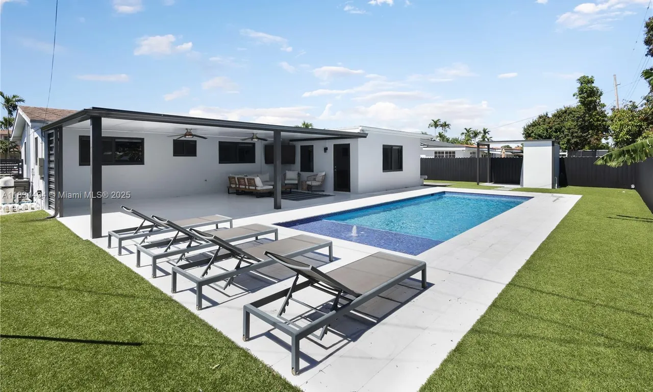 4165 W 5th Ln # 4165, Hialeah FL 33012
