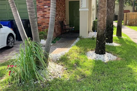 2921 NW 33rd Ter, Lauderdale Lakes FL 33311