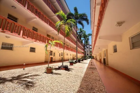 215 SE 3rd Ave # 405C, Hallandale Beach FL 33009