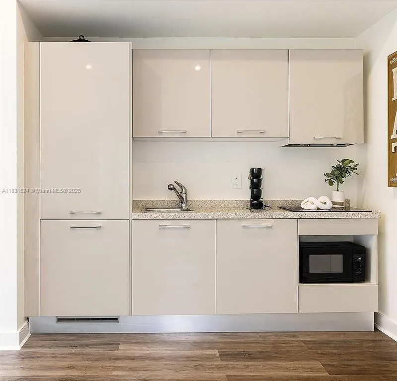 600 15th St # 4, Miami Beach FL 33139