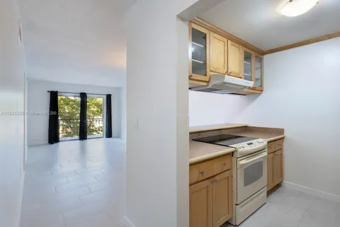 3181 SW 13 # 314, Miami FL 33145