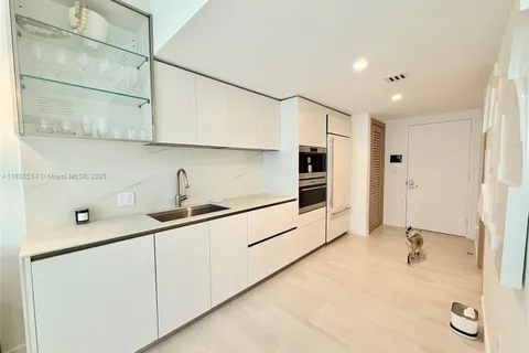 495 Brickell Ave, Miami FL 33131