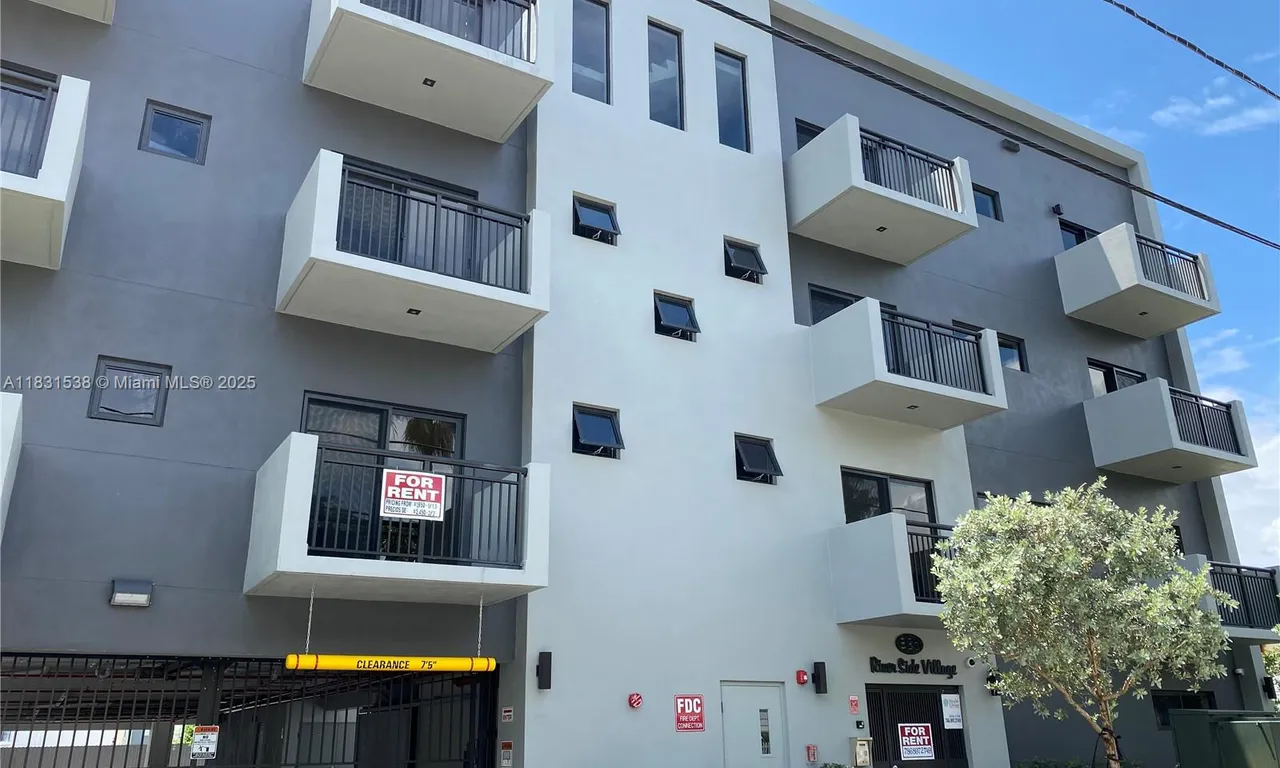 836 SW 2nd St # 301, Miami FL 33130
