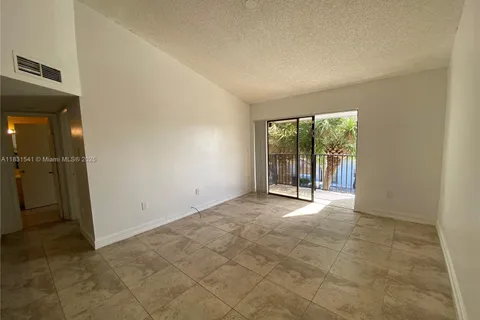 7220 NW 179 ST # 302, Hialeah FL 33015