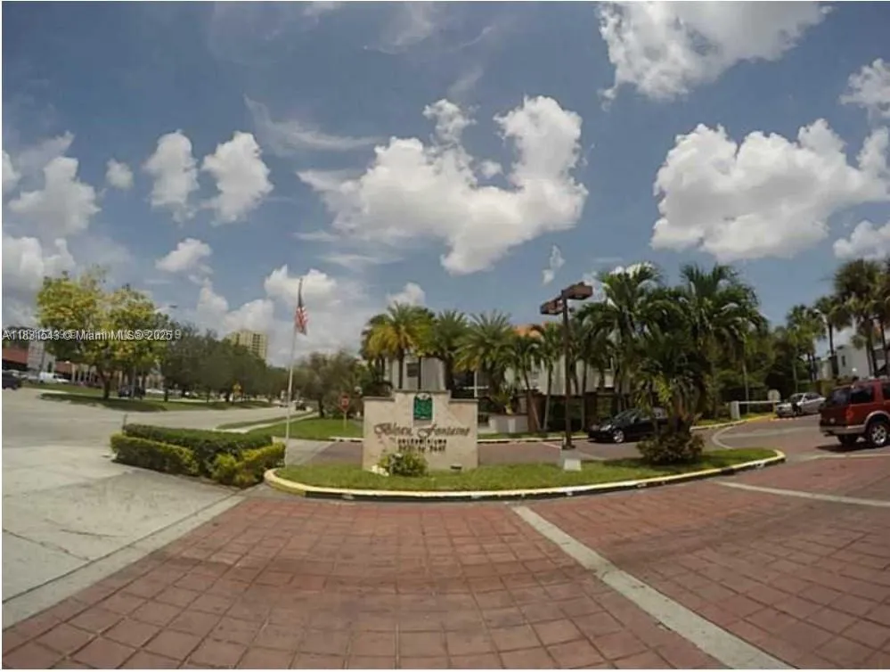9421 Fontainebleau Blvd # 35, Miami FL 33172