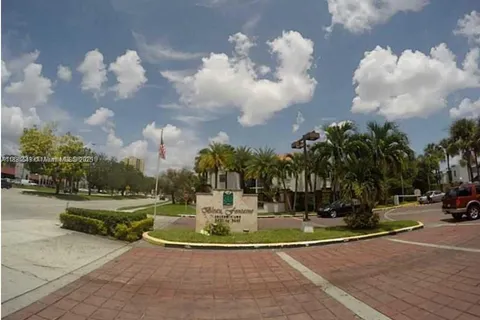 9421 Fontainebleau Blvd # 35, Miami FL 33172