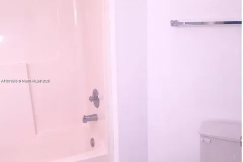 9421 Fontainebleau Blvd # 35, Miami FL 33172