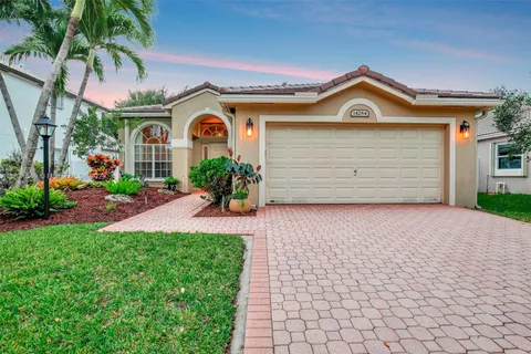 14284 NW 22nd St, Pembroke Pines FL 33028