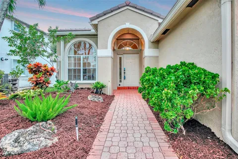 14284 NW 22nd St, Pembroke Pines FL 33028