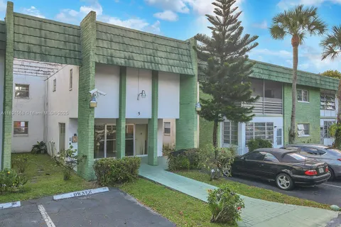 4821 NW 22nd Ct # 110, Lauderhill FL 33313