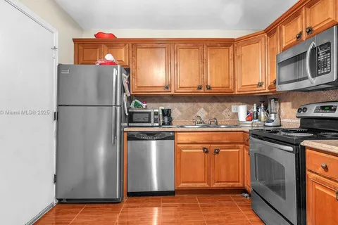 4821 NW 22nd Ct # 110, Lauderhill FL 33313