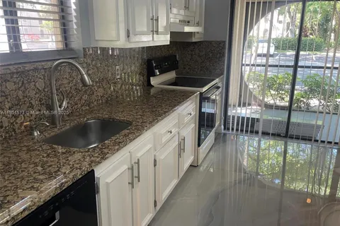 6314 W Longboat Ln W # 104, Boca Raton FL 33433