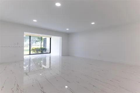 8435 Casa Del Lago # C, Boca Raton FL 33433