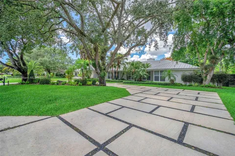 9121 SW 102nd St, Miami FL 33176