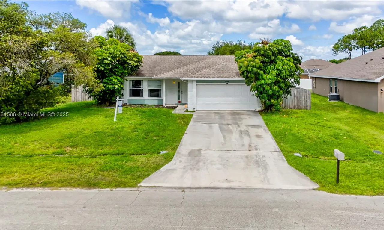 1226 SW Curry St, Port St. Lucie FL 34983
