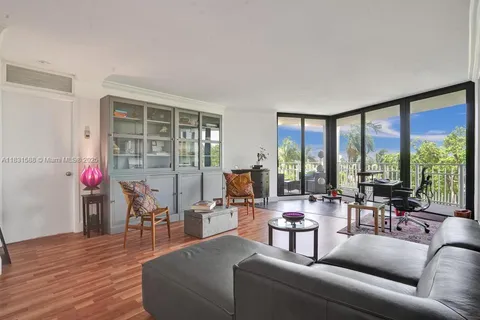 2000 Towerside Ter # 604, Miami FL 33138