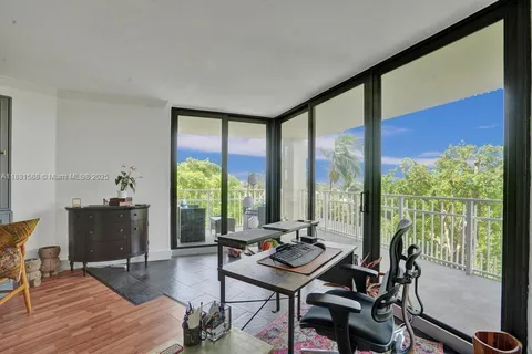 2000 Towerside Ter # 604, Miami FL 33138