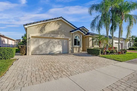 8712 NW 76th Dr, Tamarac FL 33321