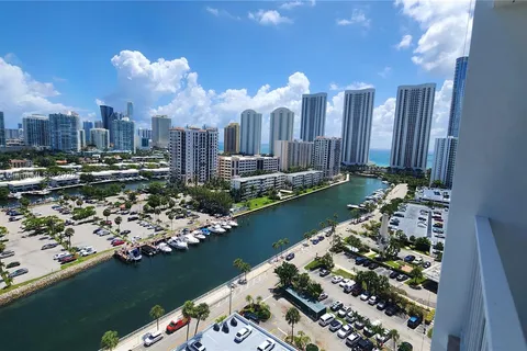 500 Bayview Dr # 1725, Sunny Isles Beach FL 33160