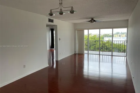 9180 Fontainebleau Blvd # 505, Miami FL 33172