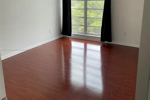 9180 Fontainebleau Blvd # 505, Miami FL 33172