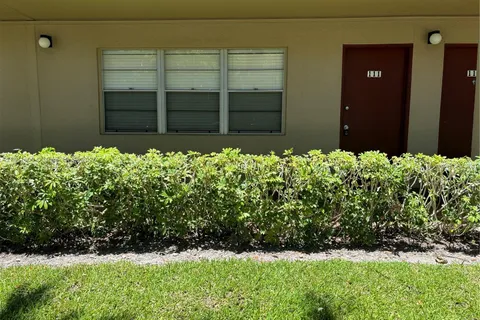 13475 SW 9th St # 111A, Pembroke Pines FL 33027
