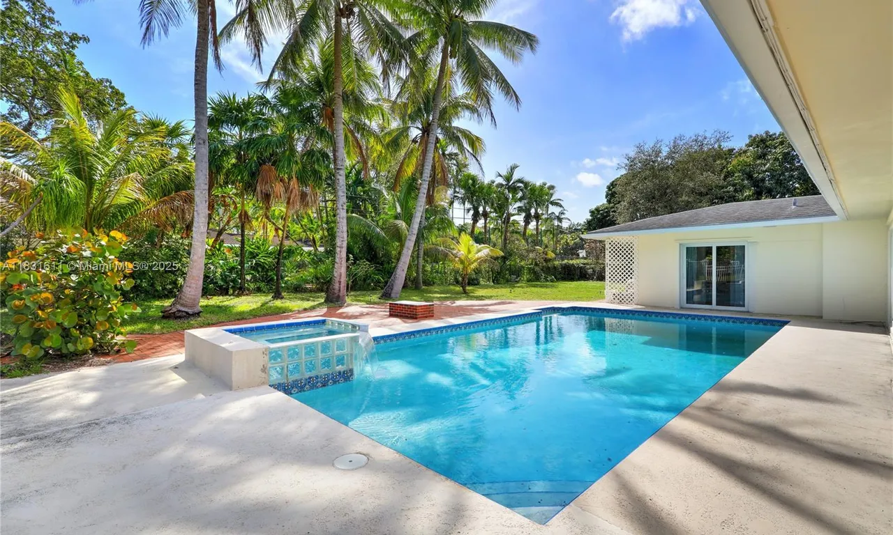 12501 Moss Ranch Rd, Pinecrest FL 33156