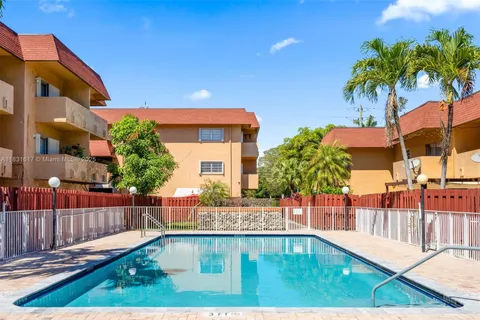 9952 SW 88th St # 9952, Miami FL 33176