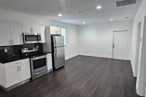 11700 SW 220th St, Miami FL 33170
