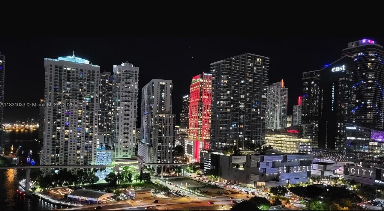 90 SW 3rd St # 2214, Miami FL 33130