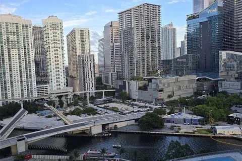 90 SW 3rd St # 2214, Miami FL 33130