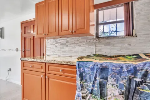 555 SW 67th Ave, Miami FL 33144