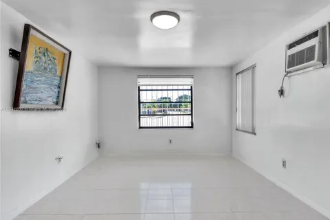 555 SW 67th Ave, Miami FL 33144